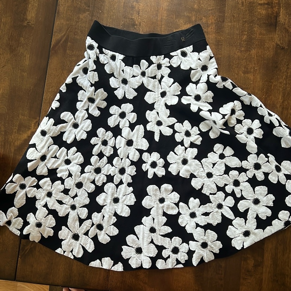Carolina Herrera mid length skirt